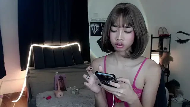 Freechat Ivoryhotcummer on StripChat