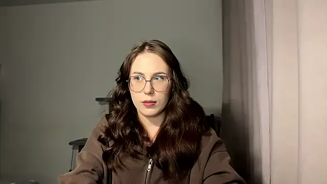 JanelleCourville — Show language