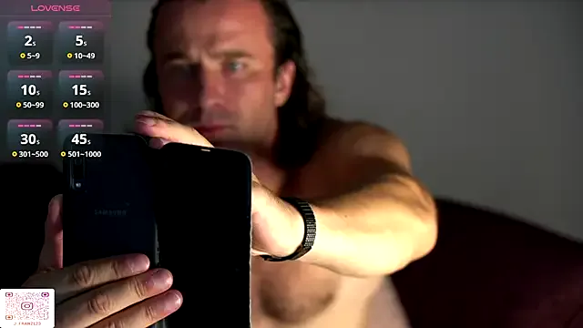 Freechat Jonathan___123 on StripChat