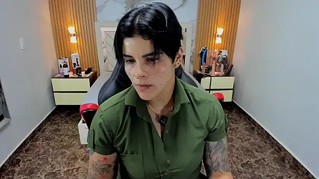 KAROLLJONES1 on StripChat