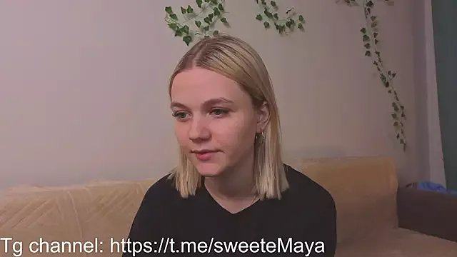 KelleDomin on StripChat 