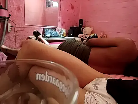 Kellye_hotTs on StripChat