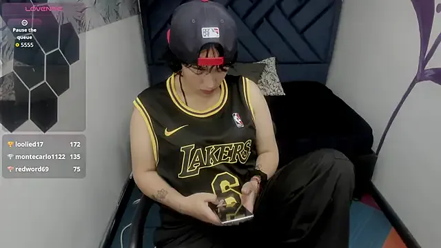 Freechat Kiara_Fox__ on StripChat