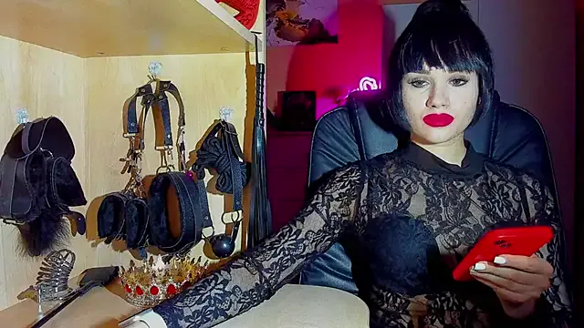 KristiTopxx — Kiss my feet, slave !