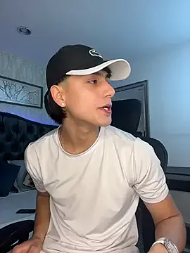 Lander_Cruz on StripChat