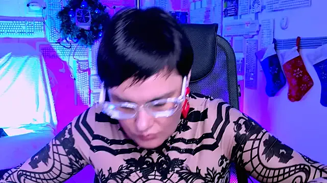 LauraDavidsons on StripChat