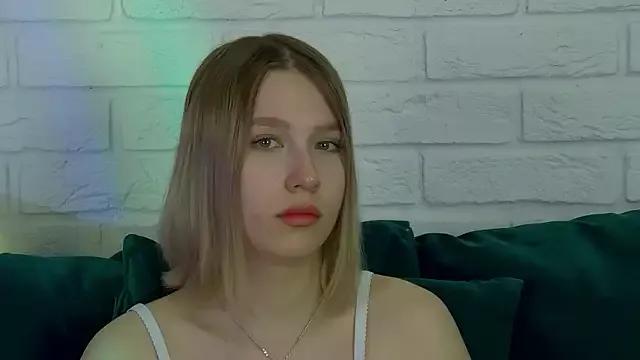 LiliLinn on StripChat 