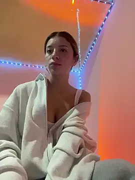 Freechat LucyRivera- on StripChat