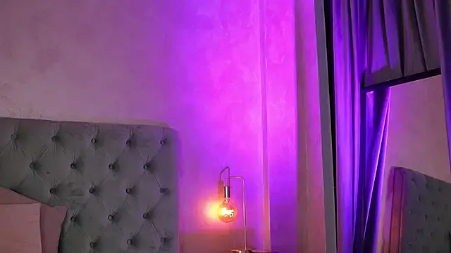 LucyWilow on StripChat