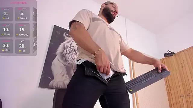Luke__09 from StripChat