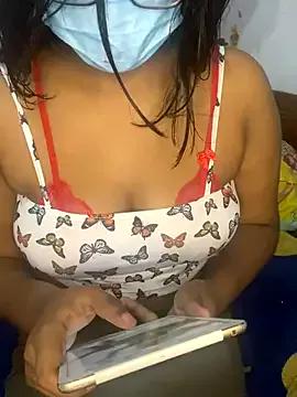 Luna_Babe25 from StripChat