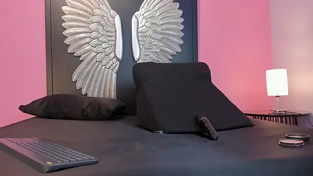 lupeebony on StripChat