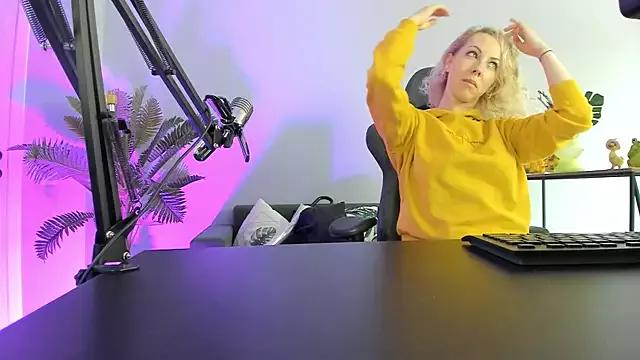 LylithSkye on StripChat 