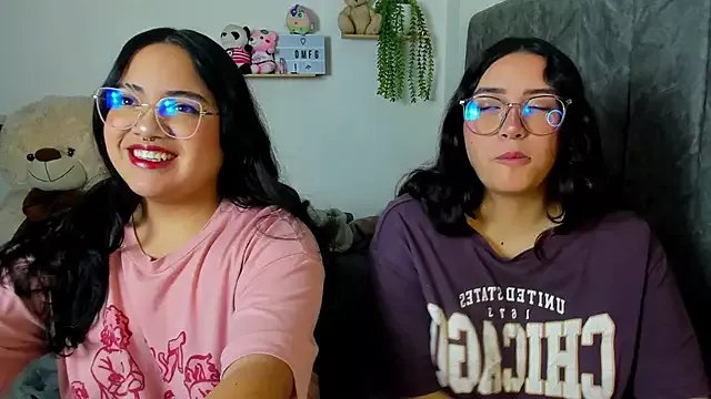 maddie-and-chelsea- on StripChat 