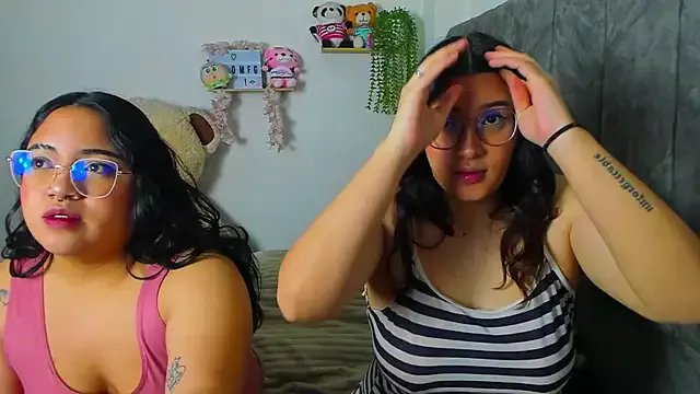 maddie-and-chelsea- on StripChat 