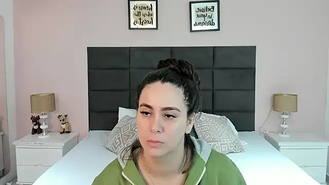 Freechat MadisonJenner on StripChat