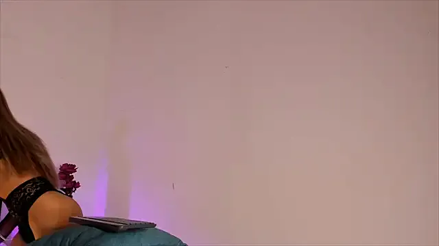 Freechat MadissonAbondax_ on StripChat