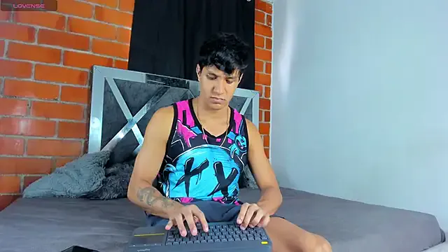 Freechat MaelSebasAndRobert1 on StripChat