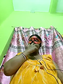 Freechat mahi893 on StripChat