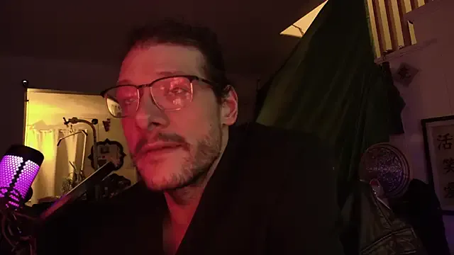 Freechat MasterDaddyCool on StripChat