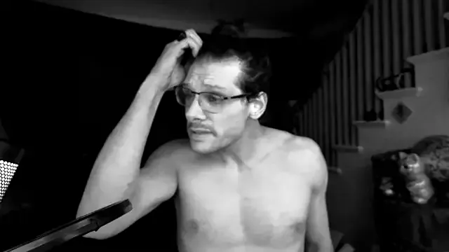 Freechat MasterDaddyCool on StripChat