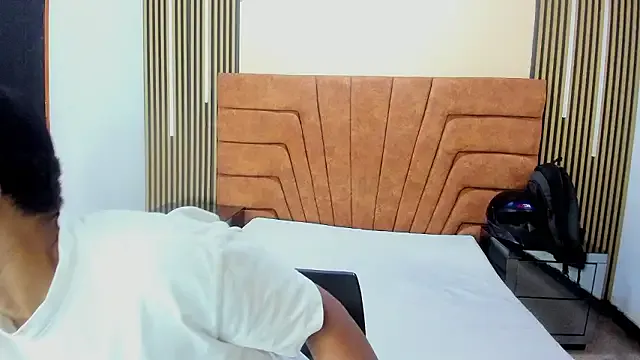 MATHY_ROBERT on StripChat