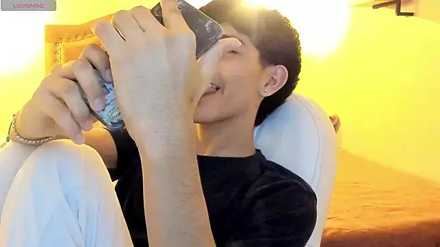 Matty_Sparkk on StripChat 