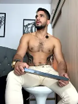 Maximiliano_ford on StripChat