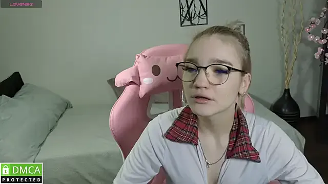 Freechat Megan_Lora on StripChat