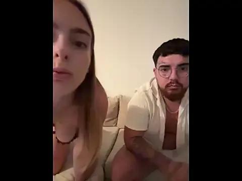 MrAndMrsSavage from StripChat