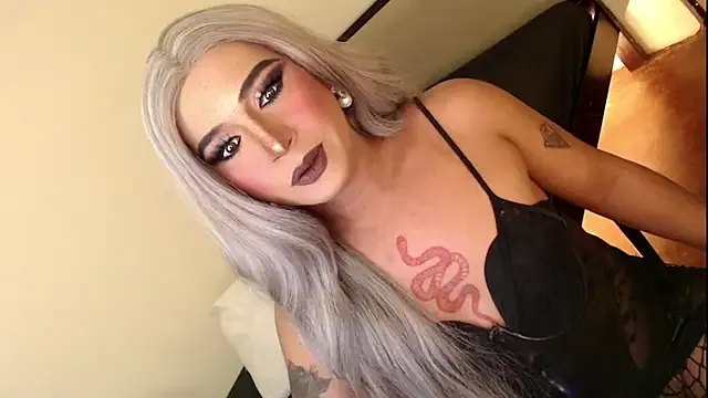 mslilly_croft on StripChat