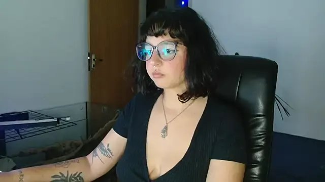 myamillor on StripChat 