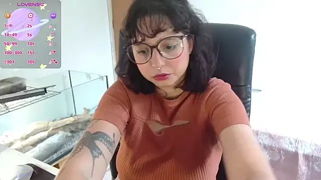 myamillor on StripChat 