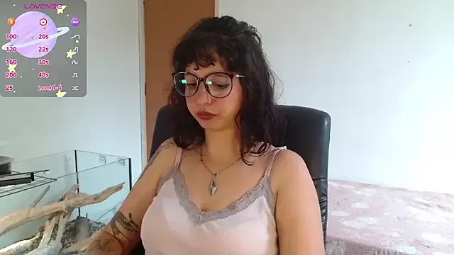 myamillor on StripChat 