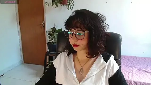 myamillor on StripChat 