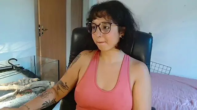 myamillor on StripChat 