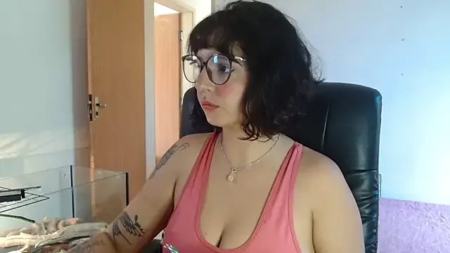 myamillor on StripChat 