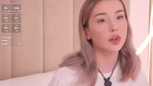 Nesolla on StripChat