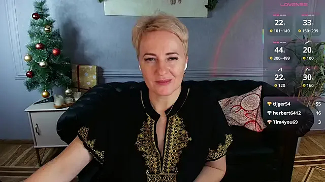 Nika_Smit on StripChat