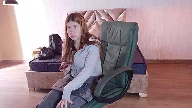Olivia11_ from StripChat