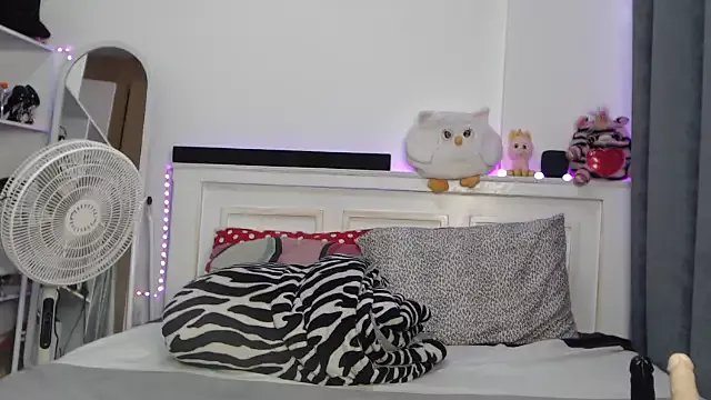 peeky_pinky on StripChat 