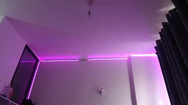 peeky_pinky on StripChat 