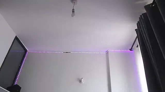 peeky_pinky on StripChat 