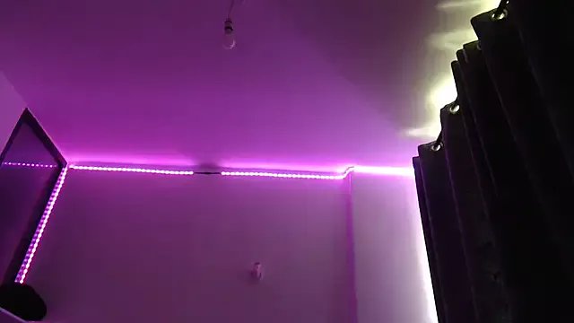 peeky_pinky on StripChat 