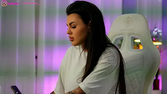 Freechat perfectt33n on StripChat