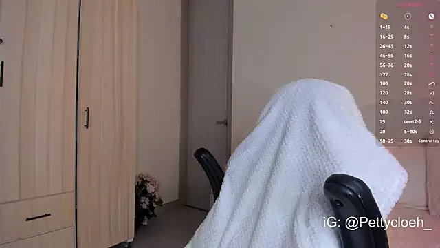 PettyCloeh on StripChat 