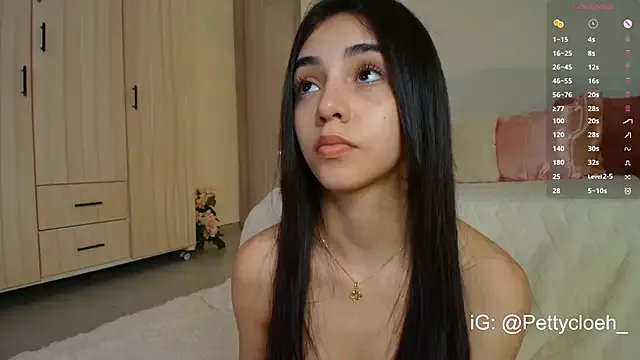PettyCloeh on StripChat 