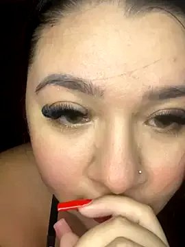 QueenYumi on StripChat 