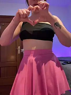 Freechat redheaddoll22 on StripChat