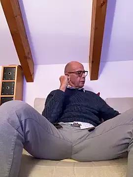 Relnnet from StripChat